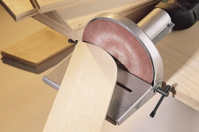 Круг абразивный шлифовальный на липучке Ø125 P60 (УПАКОВКА ПО 100ШТ) Круг абразивный шлифовальный на липучке Ø125 P60 (УПАКОВКА ПО 100ШТ)